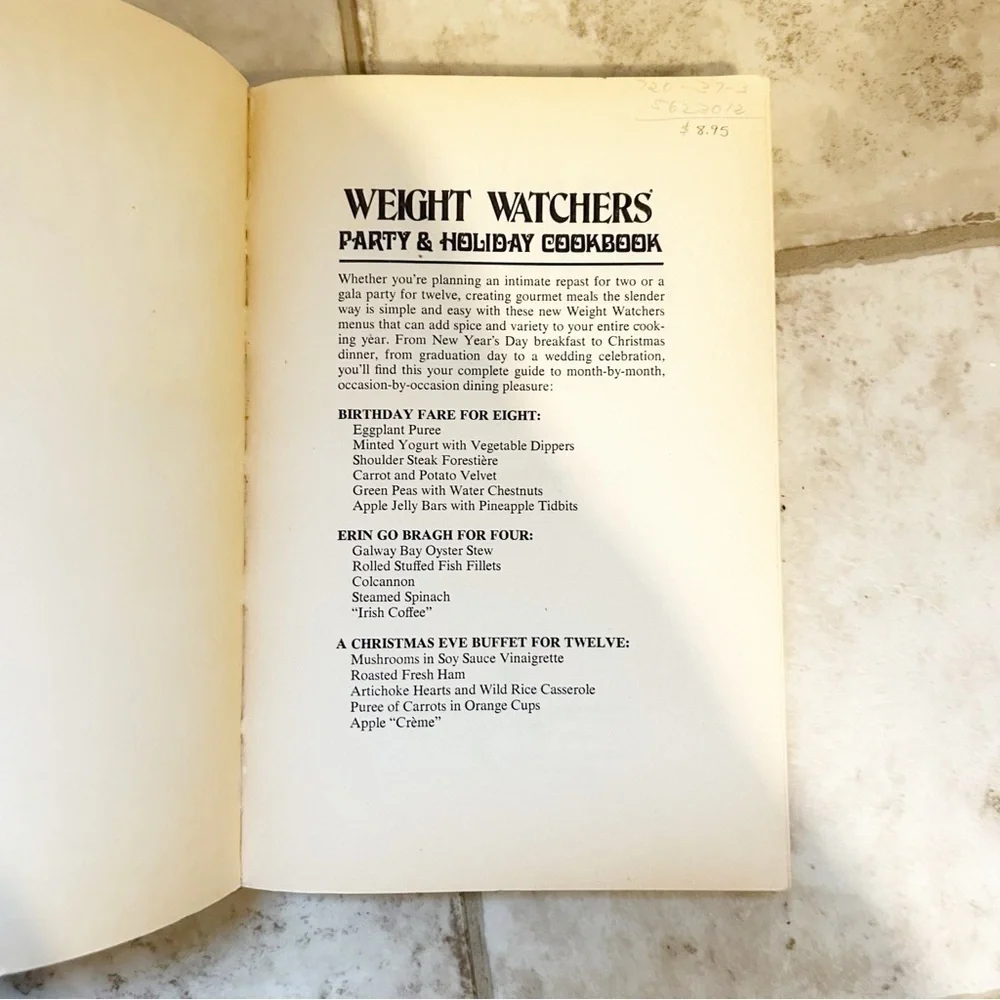 ‘82 Weight Watchers Party & Holiday Cookbook Over 490 Recipes For Ever Season - Picture 2 of 8